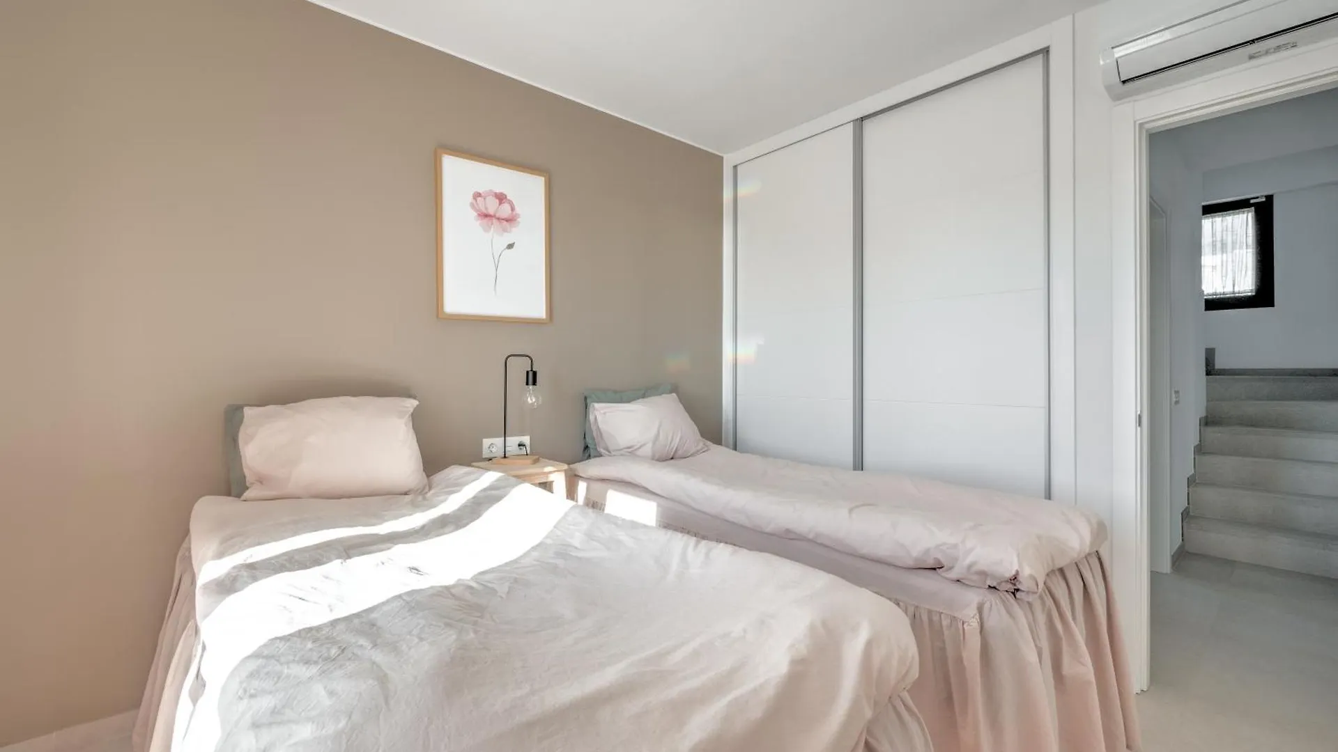Luxurious Townhouse With View, 3 Terraces And Pool Villa Nerja 0*,