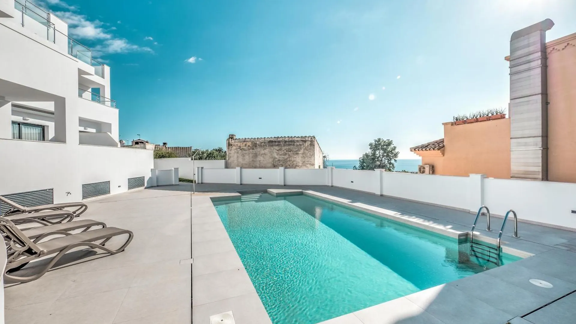 Luxurious Townhouse With View, 3 Terraces And Pool Villa Nerja Spain
